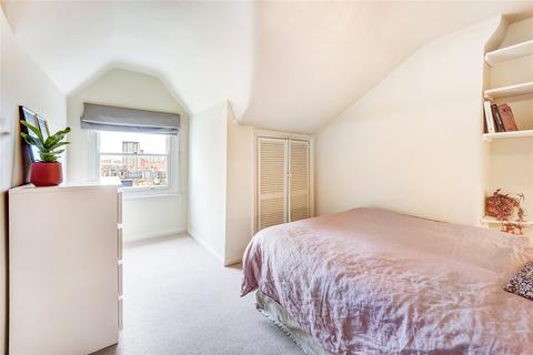 23b Alma Road, London, SW18 1AA