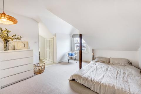 23b Alma Road, London, SW18 1AA