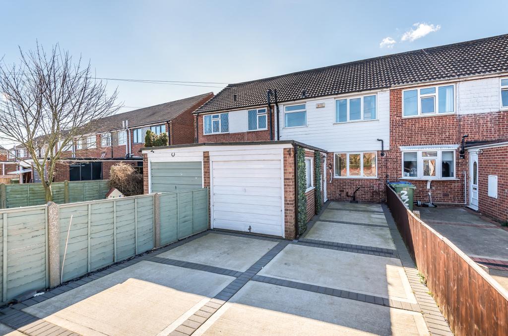 St. Nicholas Drive, Wybers Wood, DN37 3 bed terraced house £150,000