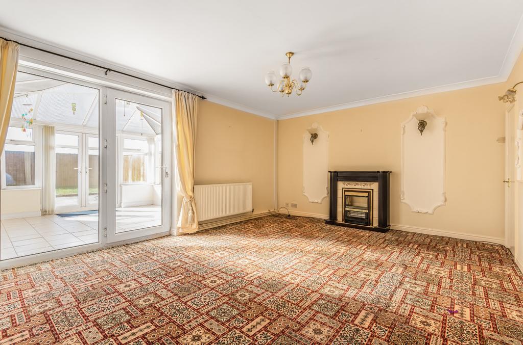 St. Nicholas Drive, Wybers Wood, DN37 3 bed terraced house £150,000