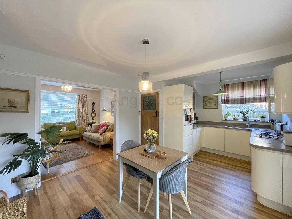 Kendal Road, Pakefield, Lowestoft 3 bed semidetached house £345,000