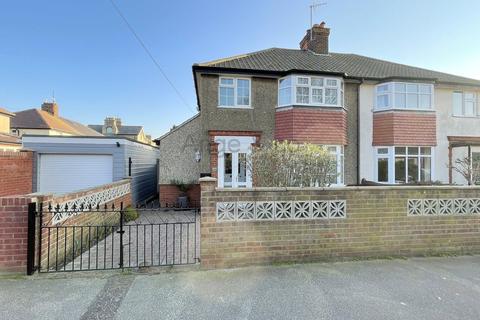 24 Kendal Road, Lowestoft, NR33 0JG