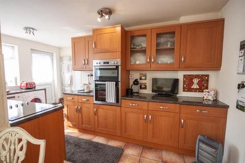 11a Anglesey Crescent, Brownhills, Walsall, WS8 7PA