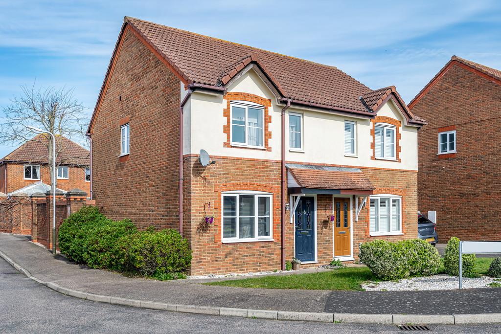 Chatfield Way, East Malling 3 bed semidetached house £350,000