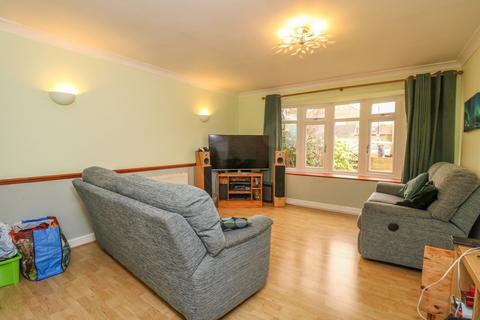Cedars Broom Road, Hullbridge, Hockley, SS5 6HN