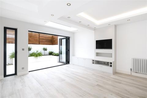 2 bedroom flat to rent, Fulham Palace Road, London