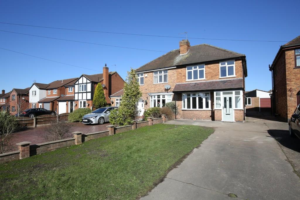 High Street, Polesworth 3 bed semidetached house £260,000