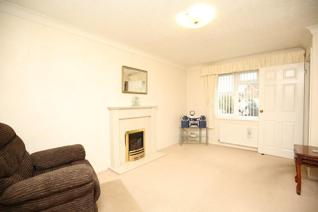 Minions Close, Atherstone 2 bed semidetached house £200,000