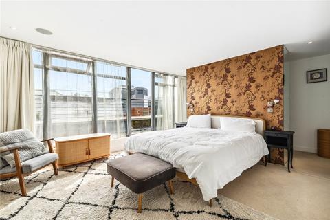 2 bedroom flat to rent, Dickens Court, 13-16 Britton Street, Clerkenwell, London