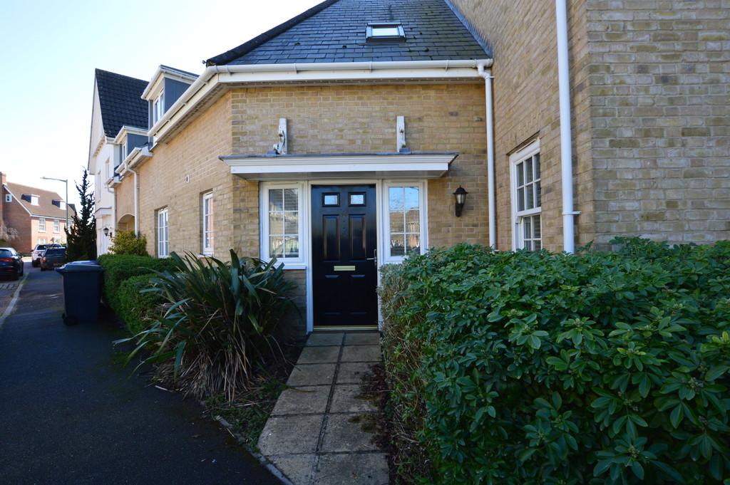 Daisy Avenue, Bury St. Edmunds 2 bed ground floor flat £1,080 pcm (£