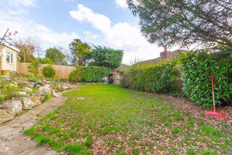 Woodlands Drive, Godstone 3 bed detached bungalow £685,000