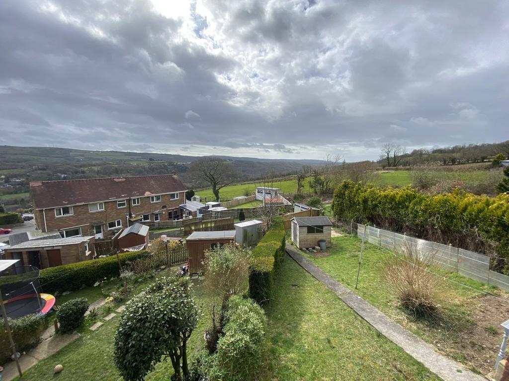 Ffordd Aneurin, Pontyberem 3 bed semidetached house £119,950