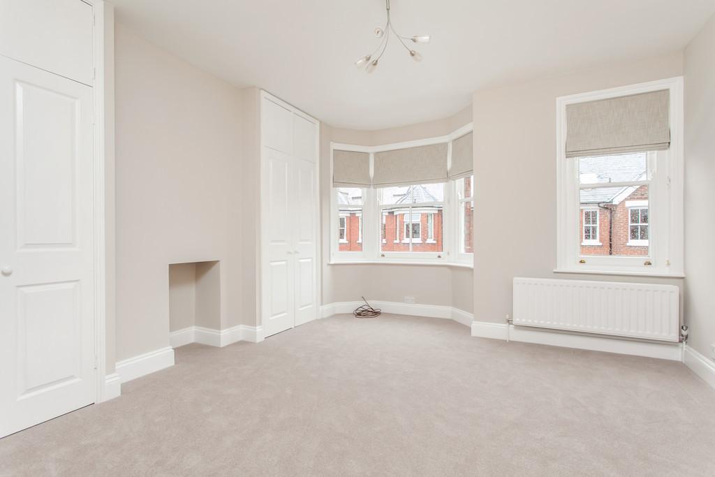 Nuns Road, Winchester 4 bed semidetached house £2,950 pcm (£681 pw)
