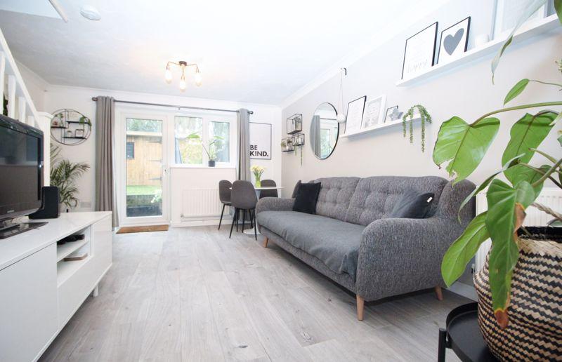 Goodlands Vale, Hedge End, SO30 4SL 3 bed semidetached house £290,000