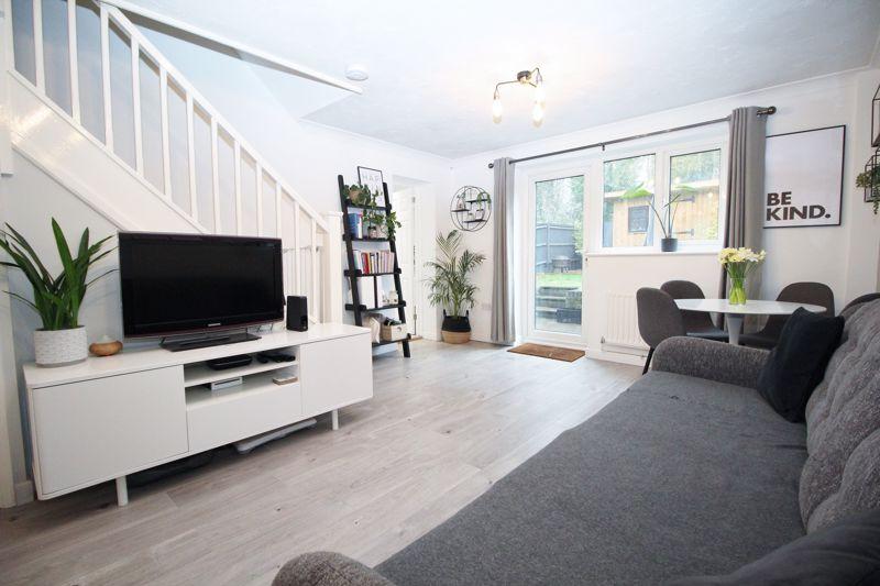 Goodlands Vale, Hedge End, SO30 4SL 3 bed semidetached house £290,000