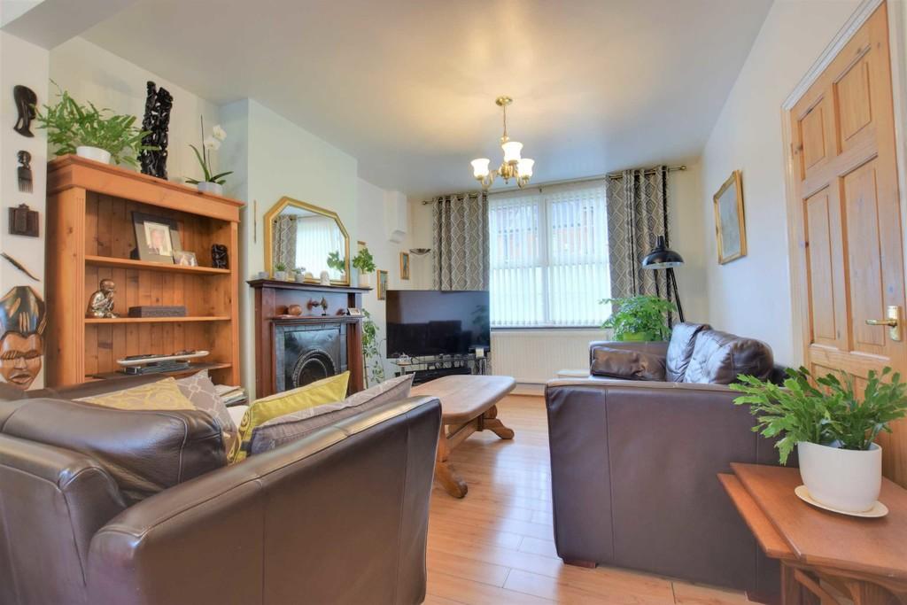 Harwoods Road, Watford 2 bed terraced house £435,000