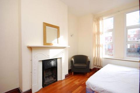 4 bedroom house to rent, Galloway Road, W12