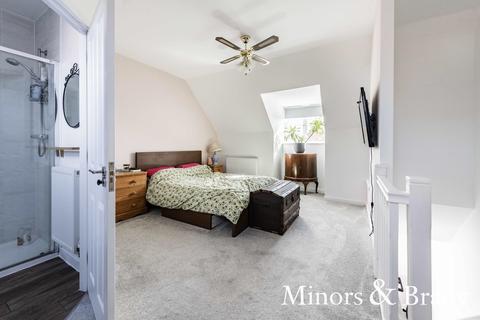 27 Blyth Close, Blofield, Norwich, NR13 4QY
