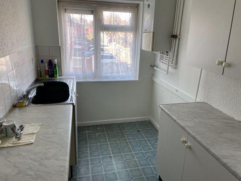 Parkhouse Drive, Erdington, Birmingham B23 7UA 1 bed apartment £70,000
