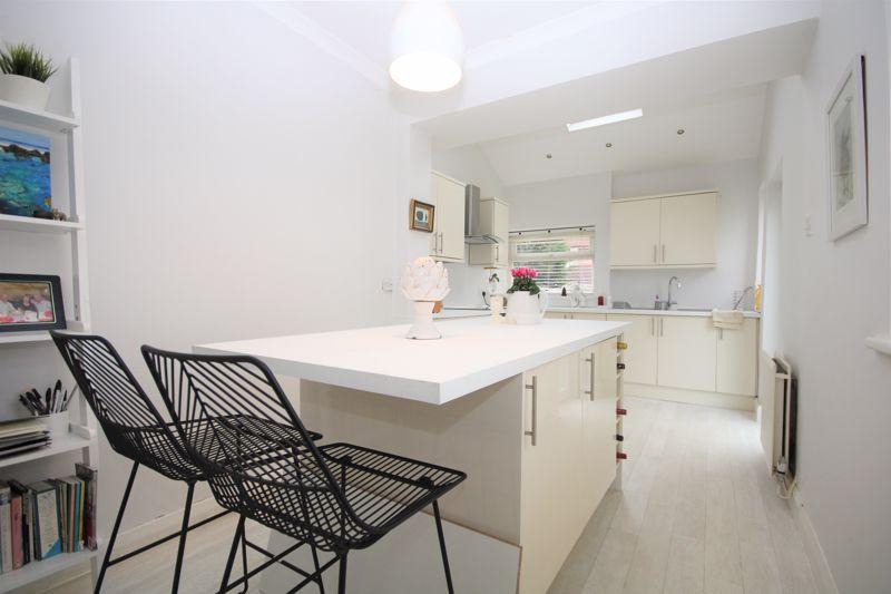 Barn Hey Crescent, Meols 3 bed semidetached house £325,000