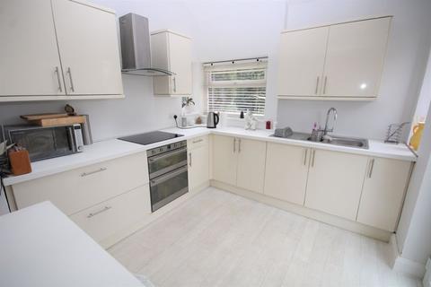 40 Barn Hey Crescent, Wirral, CH47 9RP