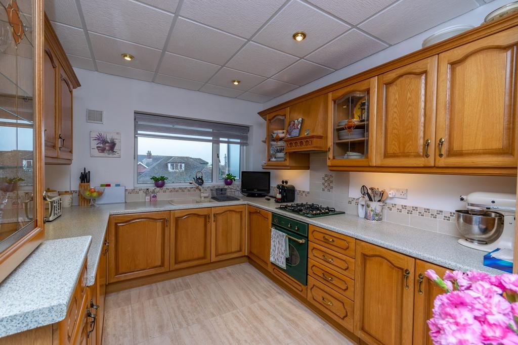 St Annes Road East, Lytham St Annes, FY8 3 bed apartment for sale £