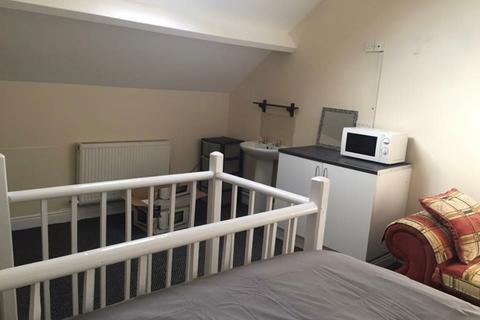 1 bedroom in a house share to rent, 8 Park Street, Wombwell