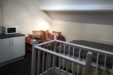 1 bedroom in a house share to rent, 8 Park Street, Wombwell