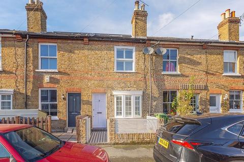 4 bedroom terraced house to rent, Alexandra Road, Thames Ditton, KT7