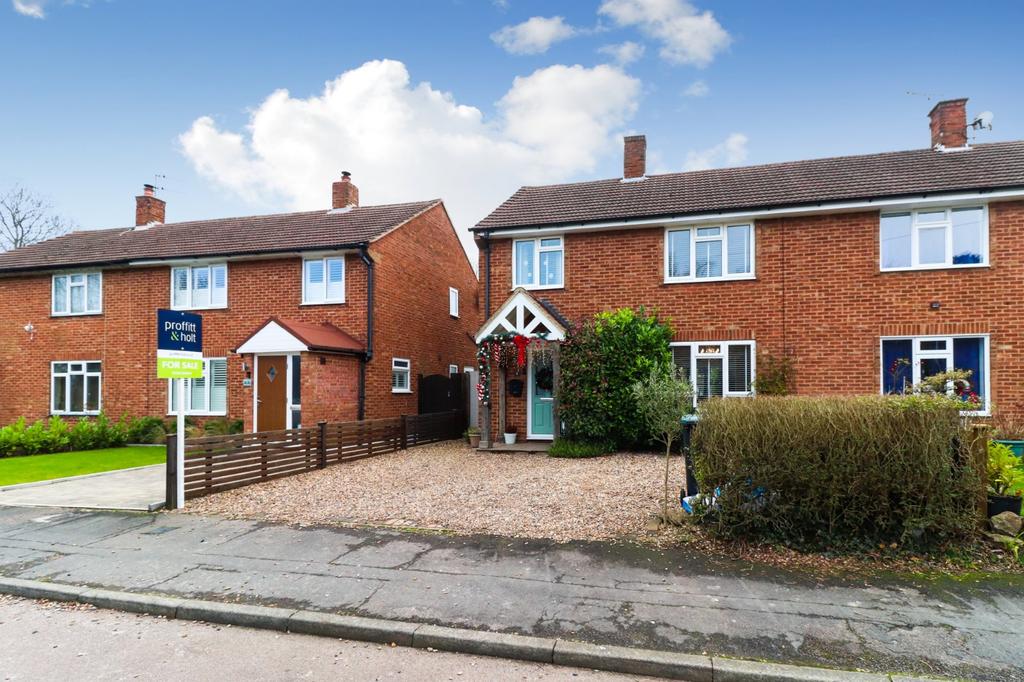 Tibbs Hill Road, Abbots Langley, Hertfordshire, WD5 3 bed semidetached