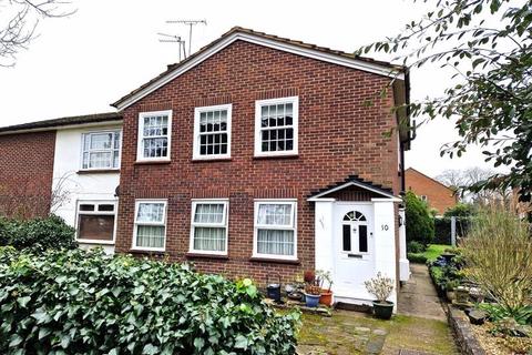 2 bedroom maisonette for sale, Wellington Road, Hatch End