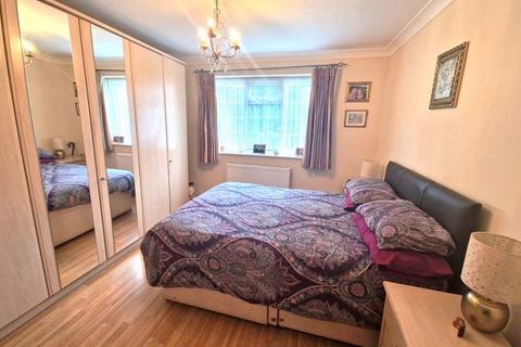 12 Wellington Road, Pinner, HA5 4NL