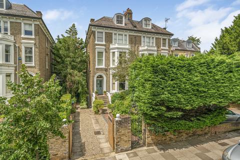 undefined, Cambridge Park, Twickenham, TW1