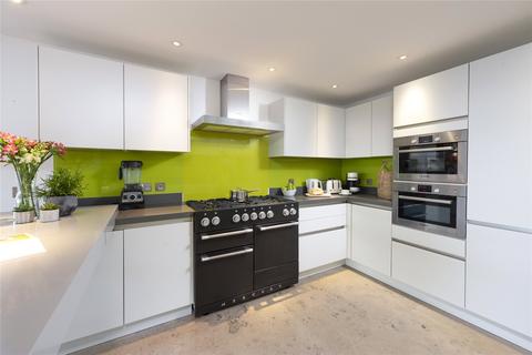 44 Pentire Crescent, Newquay, TR7 1PU