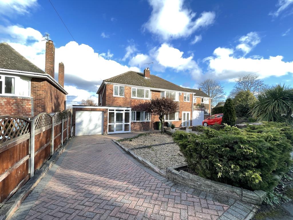 STOURBRIDGE Romany Way 3 bed semidetached house £995 pcm (£230 pw)