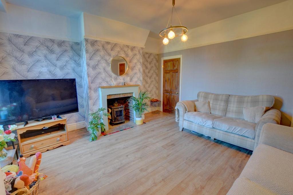 Gainsborough Avenue, Burnley 3 bed terraced house £120,000