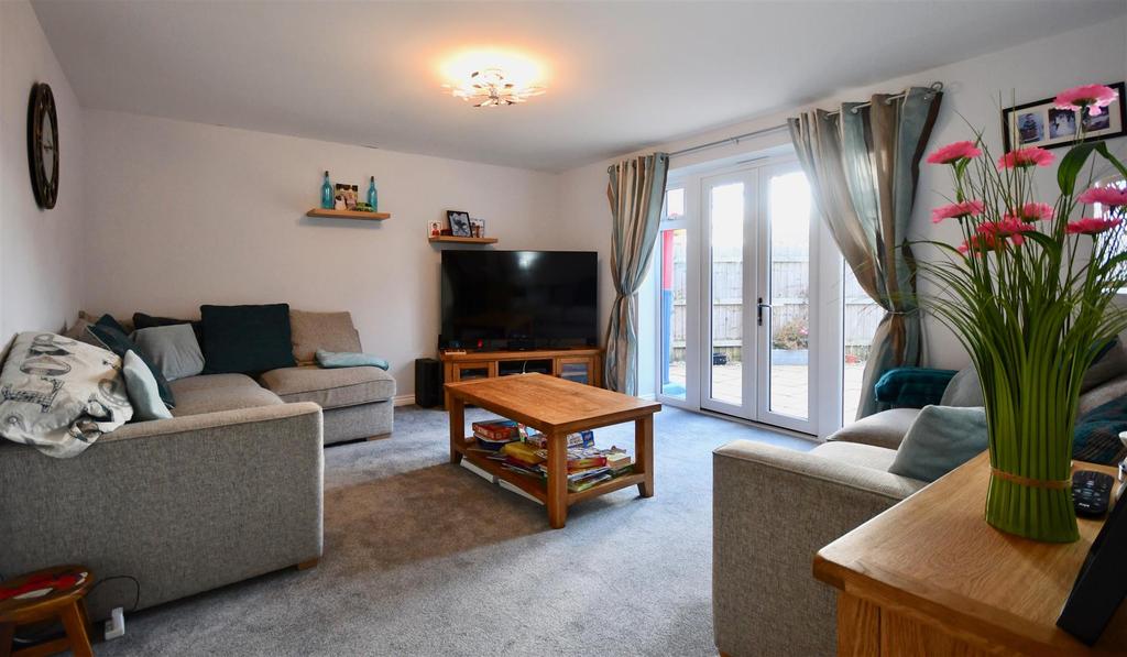 Dragon Rise, Norton Fitzwarren, Taunton 4 bed link detached house £