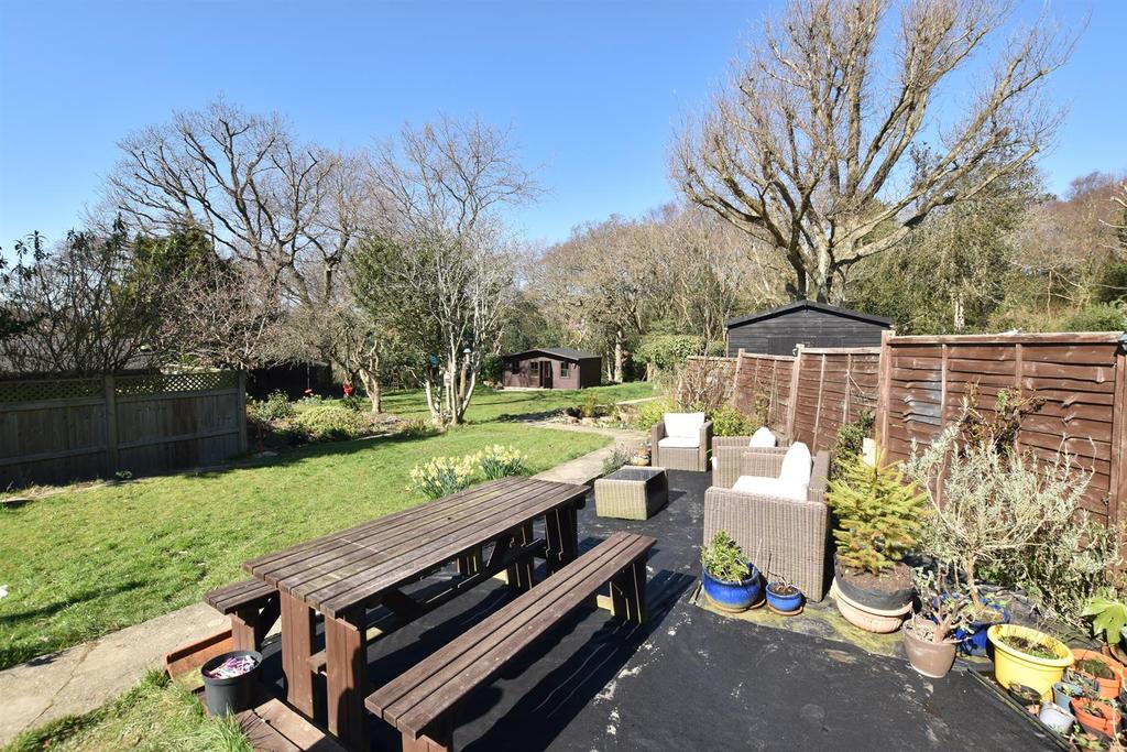 Hoads Wood Road, Hastings 3 bed semidetached house £420,000