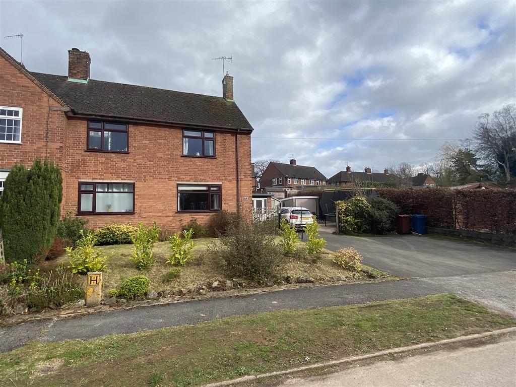 Lakewood Drive, Barlaston, StokeOnTrent 3 bed semidetached house £240,000