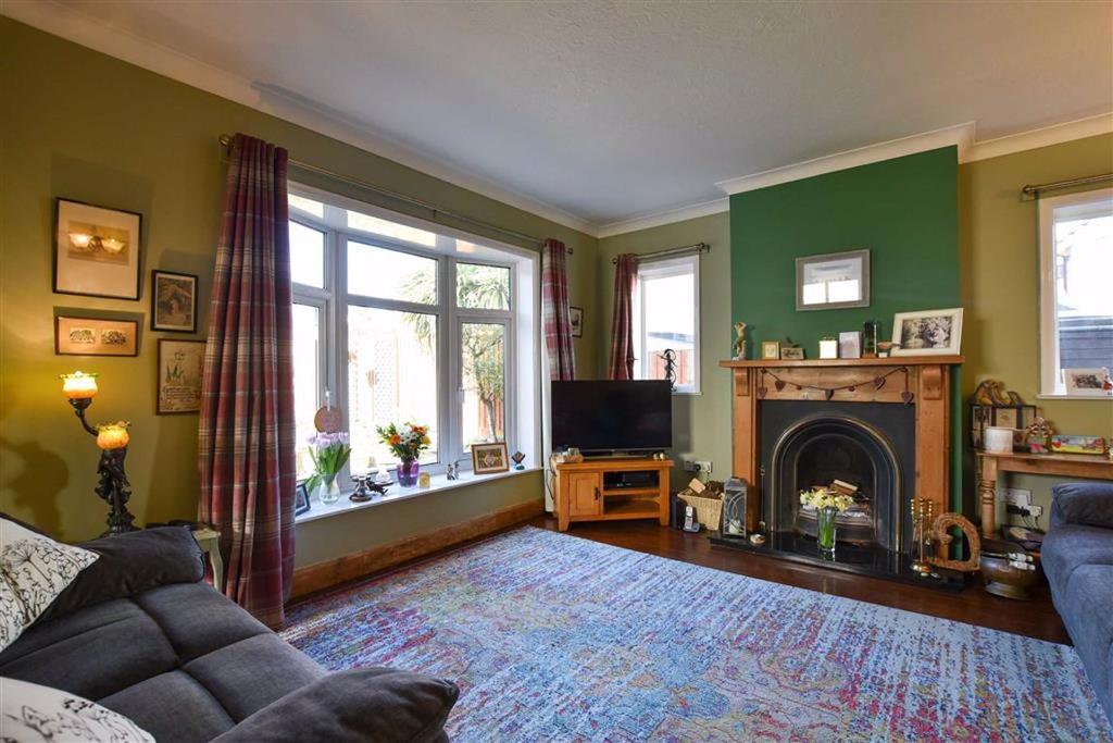 The Drive, Wellingborough 3 bed detached house £355,000