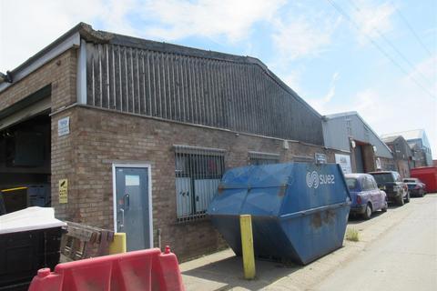 Industrial unit to rent - Willow Lane, Mitcham