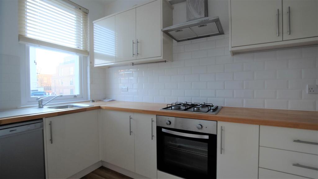 Mozart Street, London W10 2 bed apartment £1,850 pcm (£427 pw)