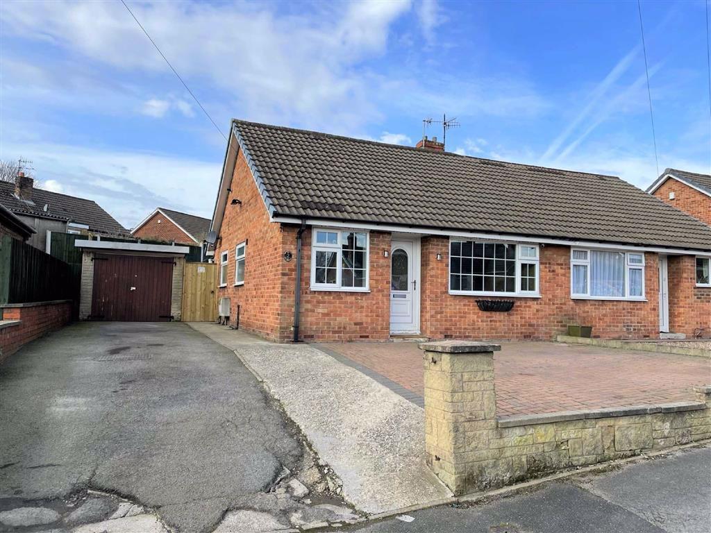 Ivy Close, Old Whittington... 2 bed semidetached bungalow £155,000