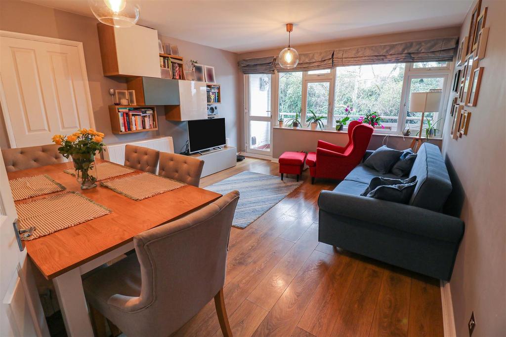 Priory Court, Harlow 2 bed apartment £240,000