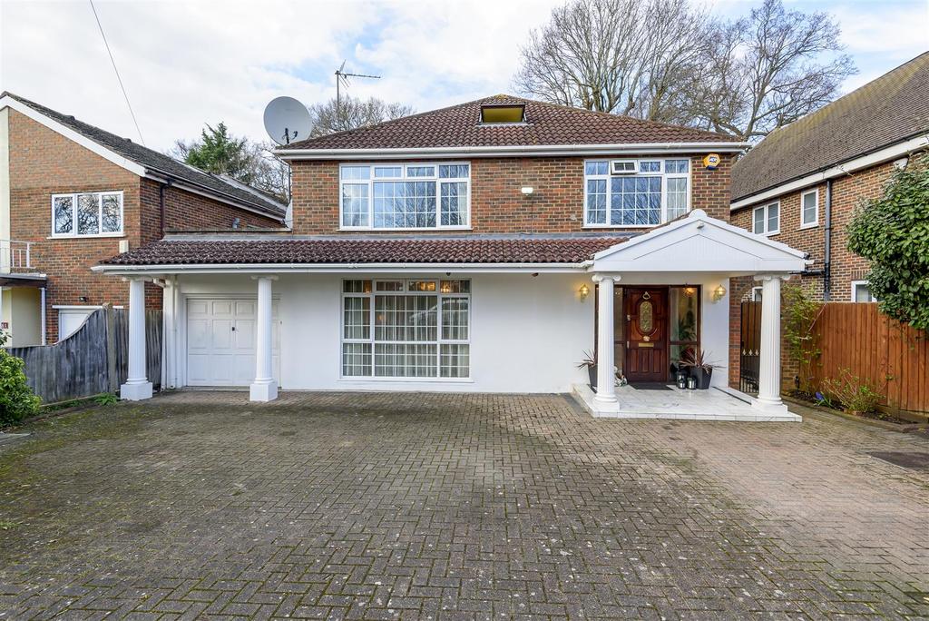Salisbury Road, Worcester Park 5 bed detached house £1,300,000
