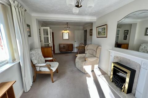 2 bedroom retirement property for sale - Squires Court, Darlington