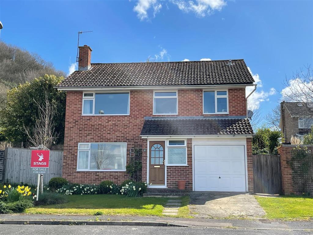 Coneygar Close, Bridport 4 bed detached house £550,000
