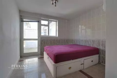 Studio to rent,