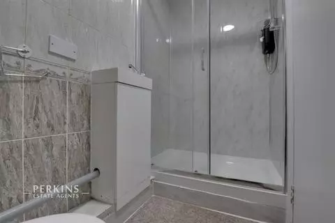 Studio to rent - View 3