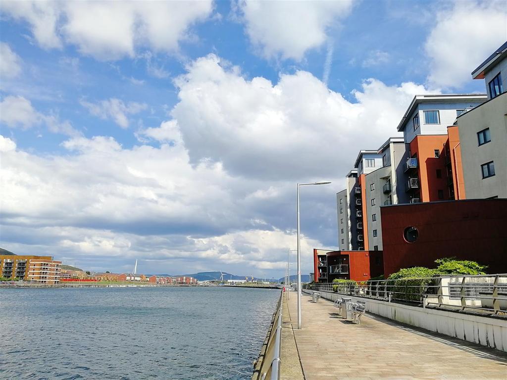South Quay Kings Road, Marina, Swansea 2 bed apartment for sale £189,950